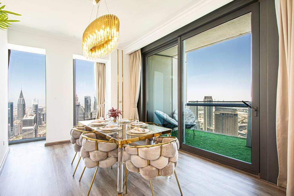 Magnificent New 3 Bedroom With Stunning View To Burj Khalifa & Fountain View Appartement